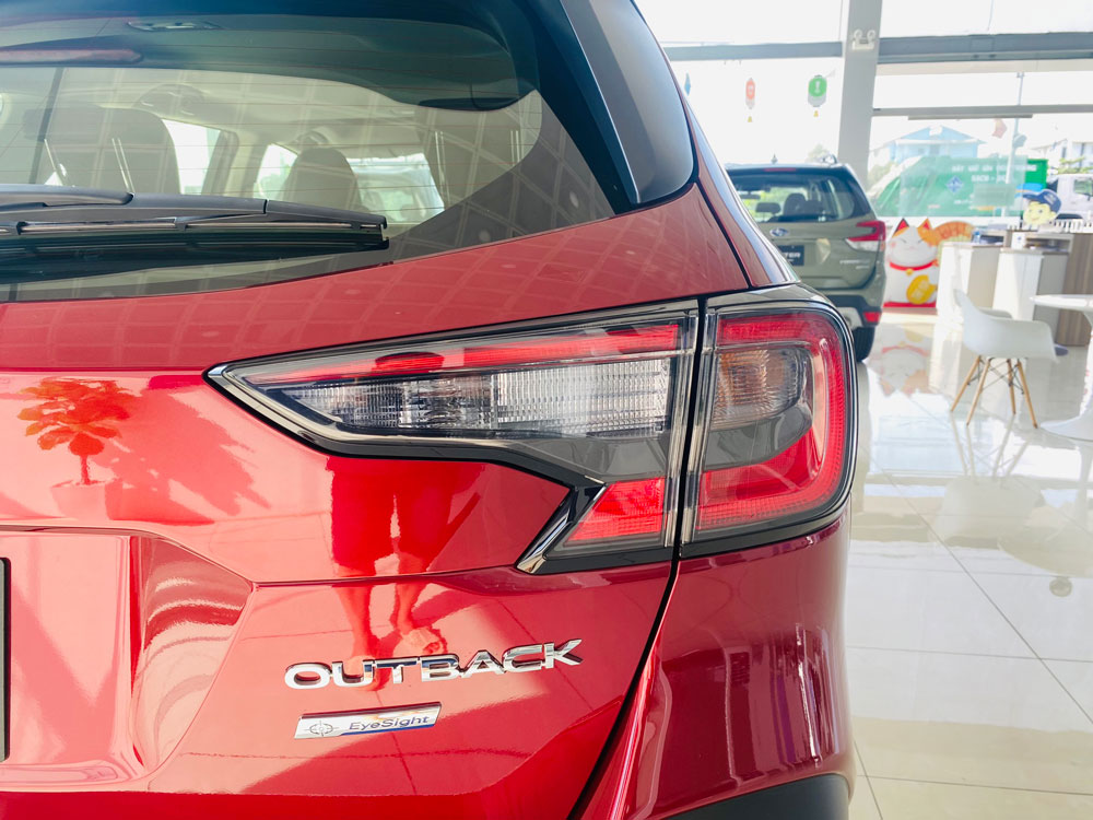 den hau xe Subaru Outback 2.5I-T EyeSight