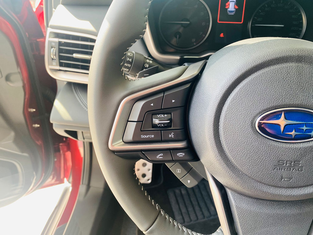 cum phim chuc nang ben trai vo lang xe Subaru Outback 2.5I-T EyeSight