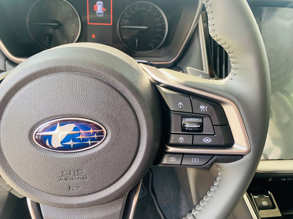 cum phim chuc nang ben phai vo lang xe Subaru Outback 2.5I-T EyeSight